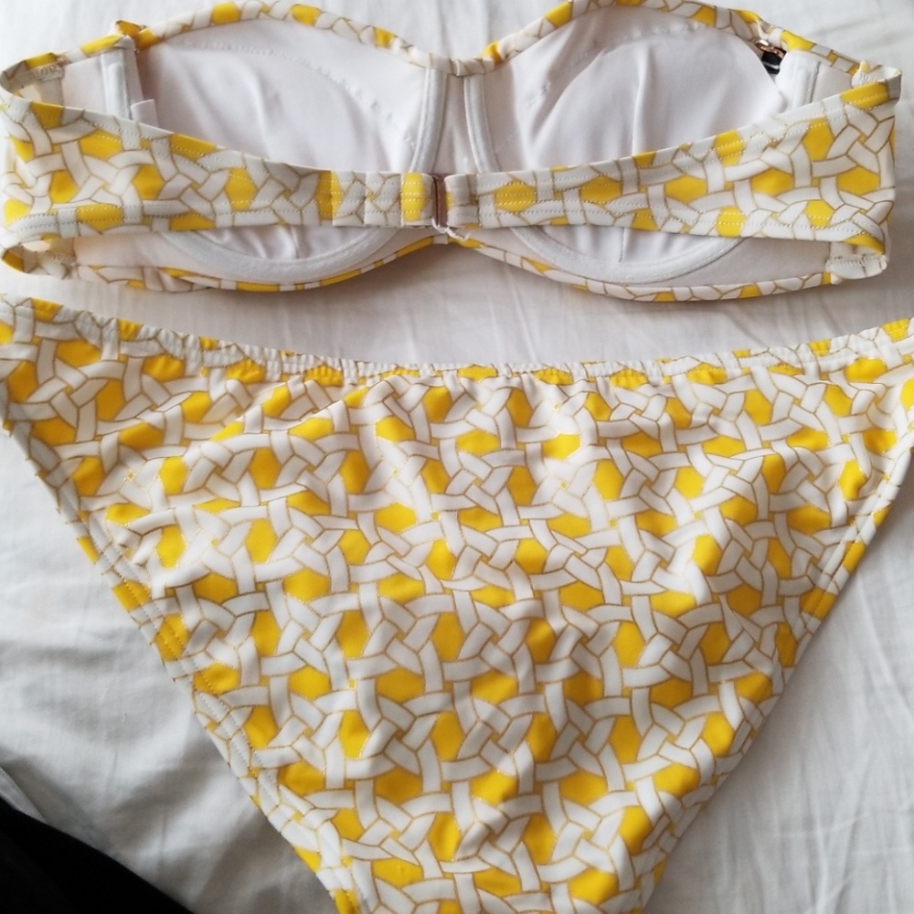 Yellow And White Patterned Bikini Set - image 2